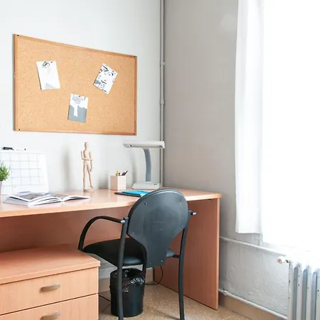 Residencia Universitaria Resa Sant Jordi Hostel *