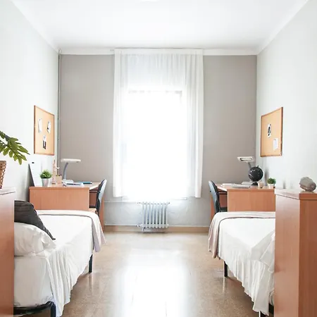 Residencia Universitaria Resa Sant Jordi Hostel