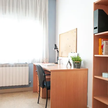 Hostel Residencia Universitaria Resa Sant Jordi *