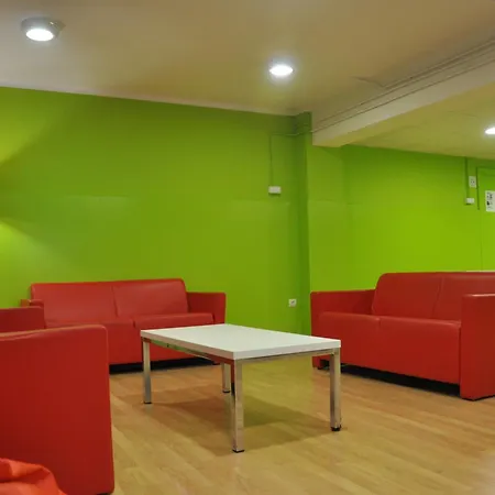 Residencia Universitaria Resa Sant Jordi Hostel