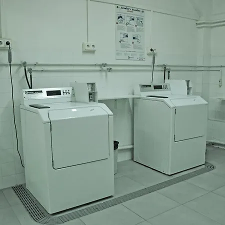 Hostel Residencia Universitaria Resa Sant Jordi