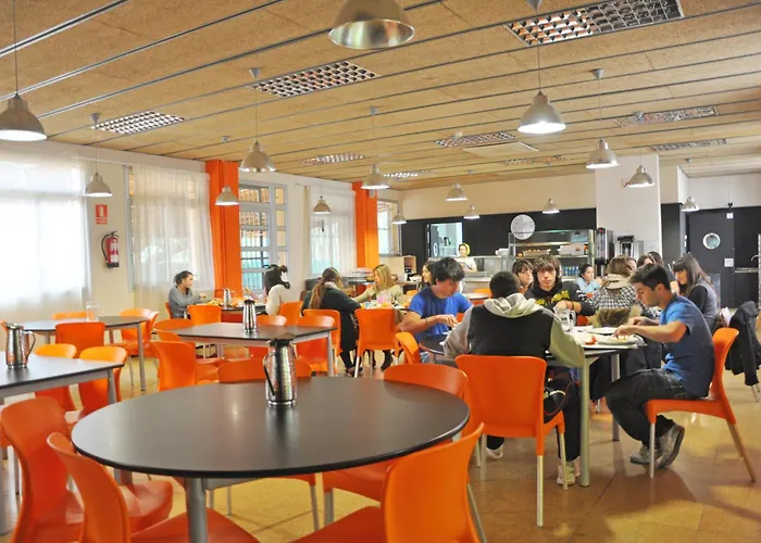 Residencia Universitaria Resa Sant Jordi Vandrerhjem *